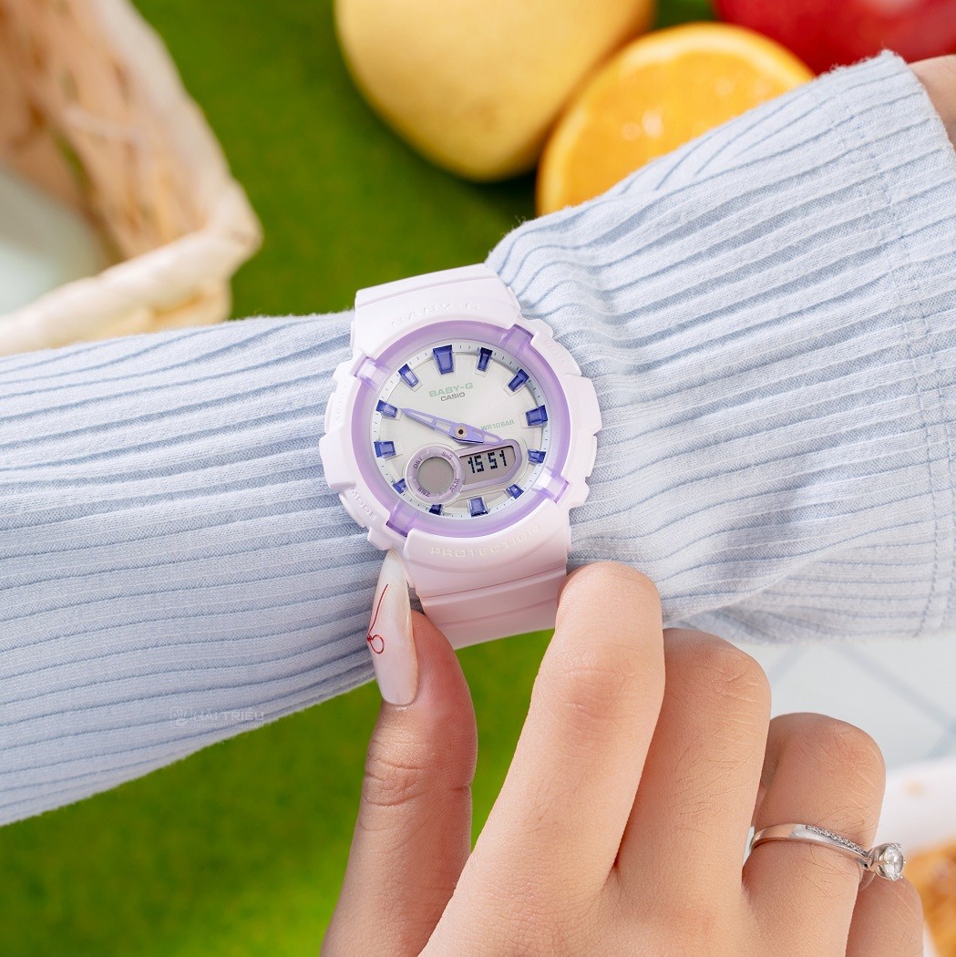 Mẫu Baby-G mặt số điện tử kết hợp kim dạ quang hiện đại