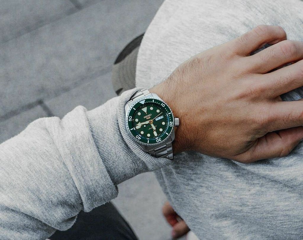Review đồng hồ Seiko 5 Sports SRPD63K1