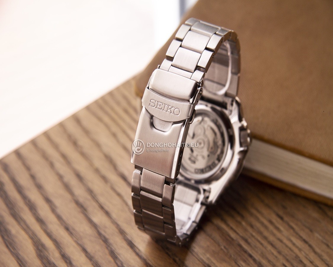Review đồng hồ Seiko 5 Sports SRPD63K1