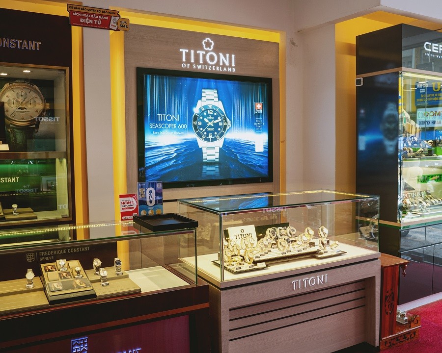 Tủ cửa hàng Titoni tại Đồng Hồ Hải Triều