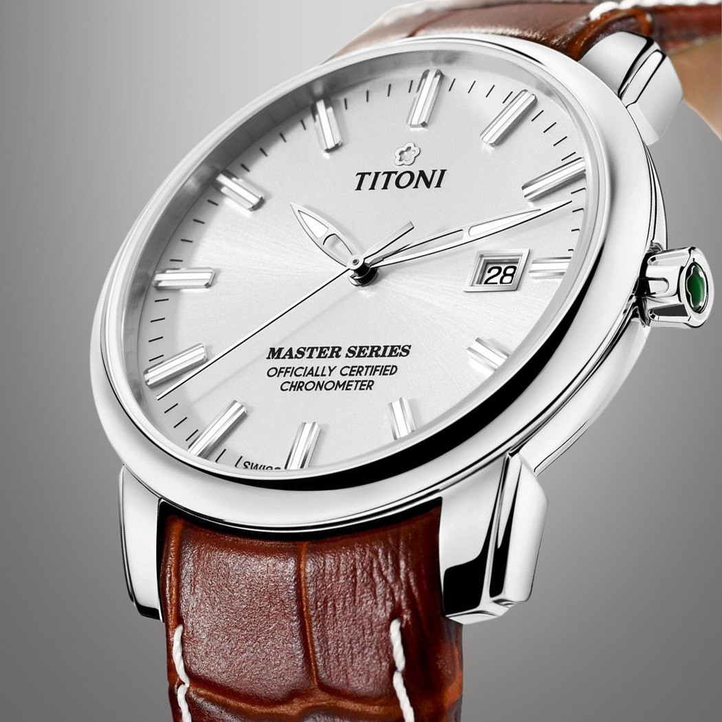 Dòng chữ “OFFICIAL CERTIFIED CHRONOMETER” khẳng định chất lượng của dòng đồng hồ Titoni Master Series