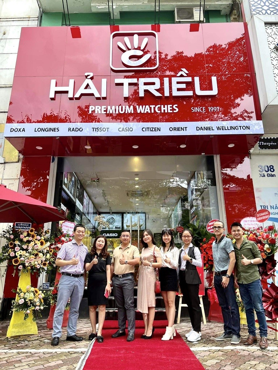 Đại diện các thương hiệu đến tham dự khai trương cửa hàng mới