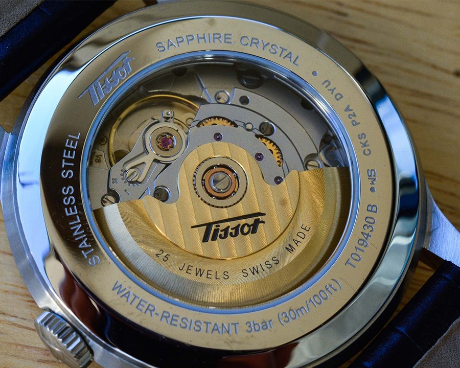 Phía sau bộ máy ETA 2836-2 của đồng hồ cơ Tissot Heritage Visodate - ảnh 4