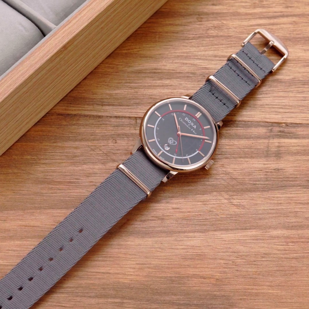 Đồng hồ Doxa x Dorian Ho Earlymoon D226RGY