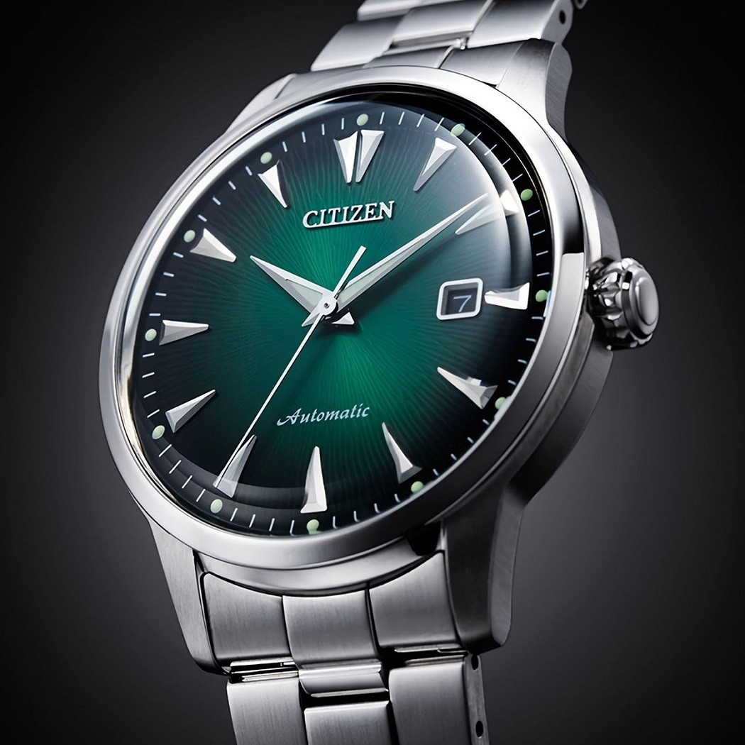 Đồng hồ Citizen mặt xanh lá Ombre