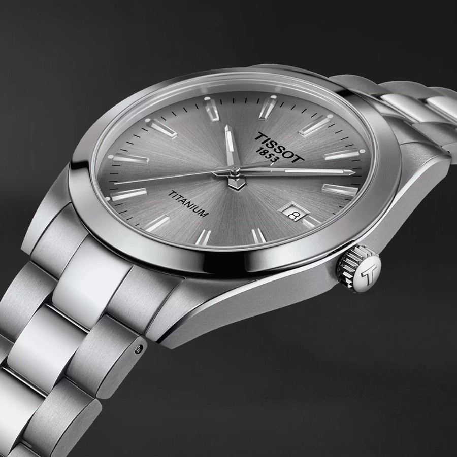 Chất liệu Titanium mang đến vẻ ngoài Tissot Gentleman Quartz sáng bóng thể hiện sự sang trọng, đặc biệt không gây kích ứng da - ảnh 5