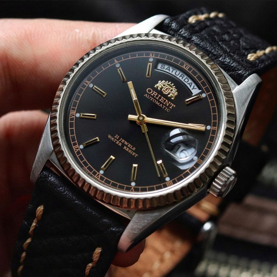Orient Date Day cổ thiết kế sang trọng như Rolex - Hình 2