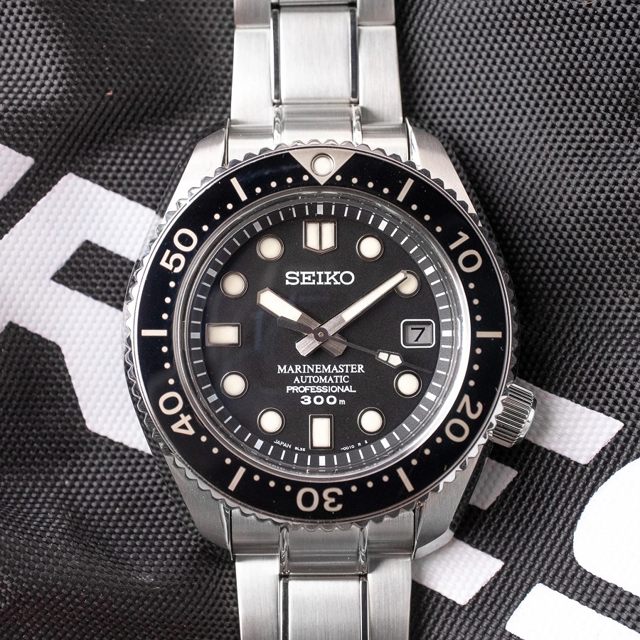 Seiko Marinemaster 300 mang đến sự hiện đại hơn so với 6159-7001