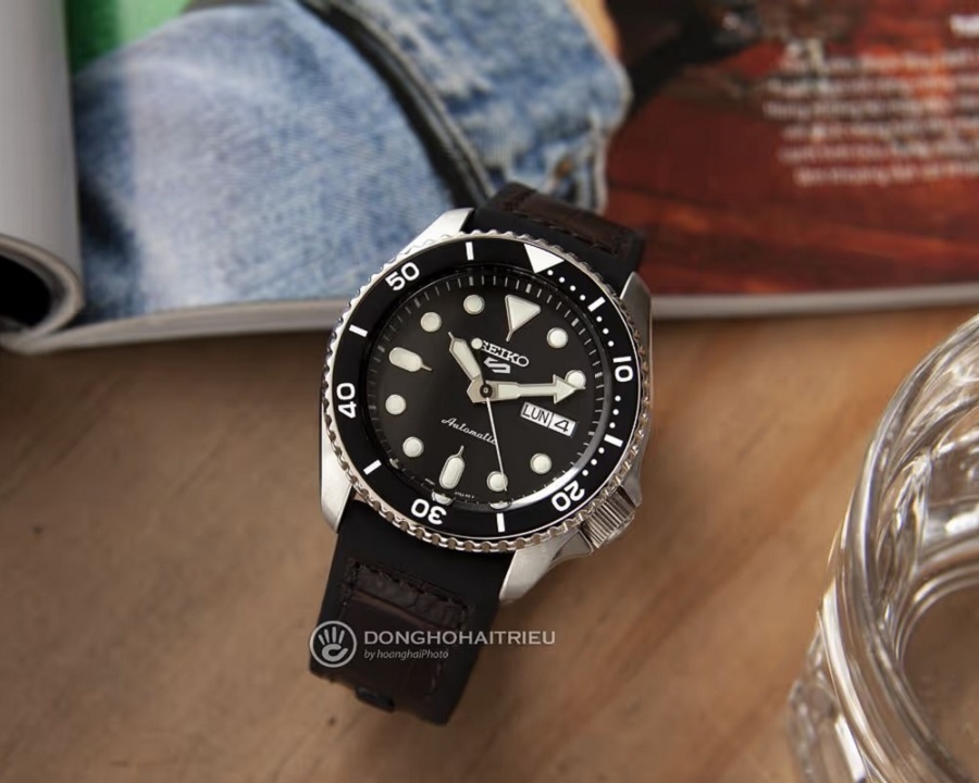Seiko SRPD vay mượn nhiều điểm thiết kế nổi bật của SKX007