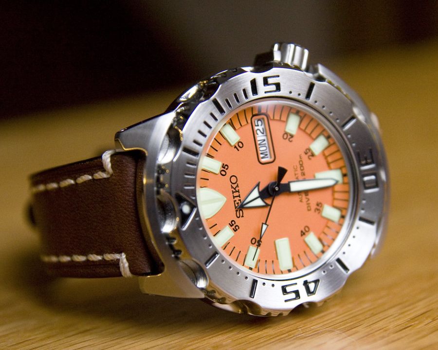 Các thế hệ của đồng hồ Seiko Monster và sự khác biệt - Hình 4