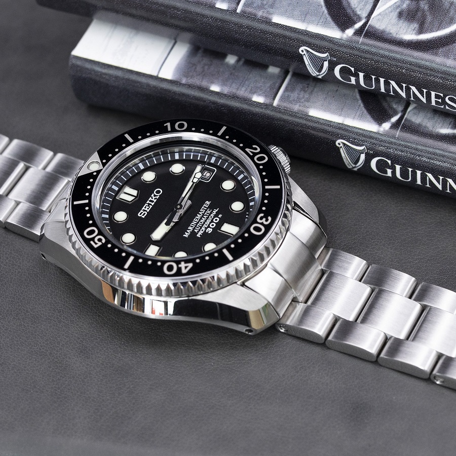 Seiko SBDX001 chính là phiên bản Marinemaster 300 đầu tiên được ra mắt