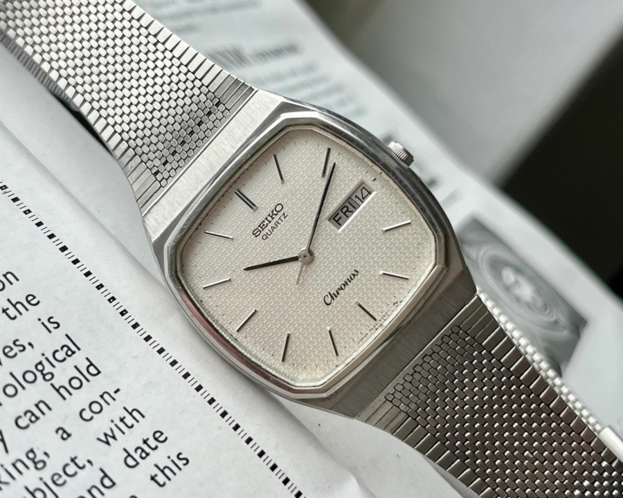 Họa tiết Guilloché giúp nâng cao tính thẩm mỹ của Seiko Chronos 7433-5040