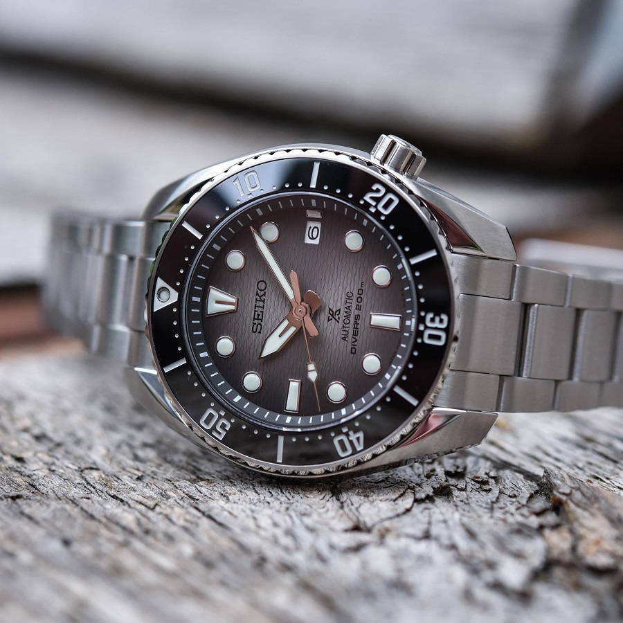 SPB321 và SPB323 là hai đại diện gần nhất của Seiko Sumo