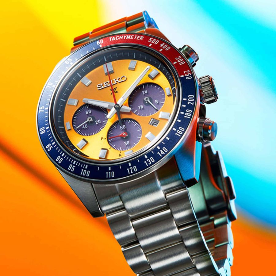 Các mẫu đồng hồ Seiko Solar có 3 nút để chỉnh thời gian