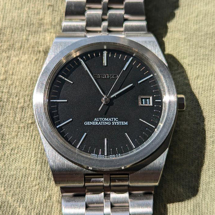 Chiếc đồng hồ Seiko Kinetic thương mại đầu tiên có tên AGS