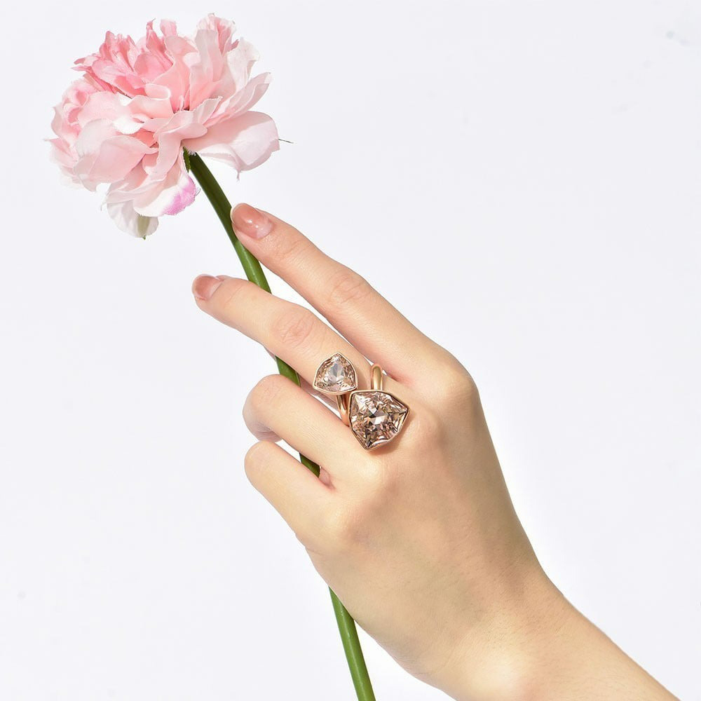 Saga Jewelry - Thương hiệu số 1 về trang sức đính đá pha lê Swarovski cao cấp