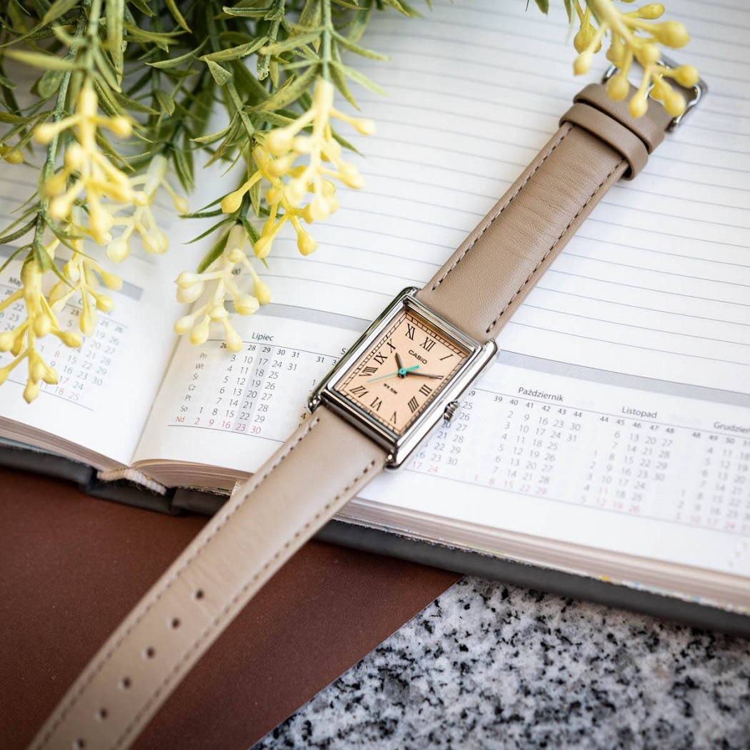 Casio LTP-B165L chú trọng các đường nét mềm mại trên lớp vỏ - ảnh 7