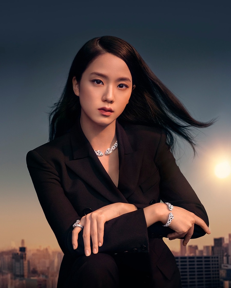 Năng lượng của ngón trỏ kết hợp với sức mạnh của nhẫn giúp người đeo tăng cơ hội tiếp cận những điều may mắn, an lành