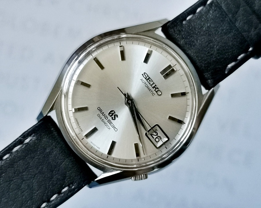 Grand Seiko không dựa vào sự xa xỉ của vật liệu để tỏa sáng, mà dựa vào những chi tiết về hình dạng, đường nét và kỹ thuật đánh bóng Zaratsu - ảnh 3