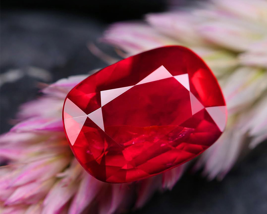 Đá Garnet (Ngọc hồng lựu) là gì, tác dụng & 7 ý nghĩa thú vị