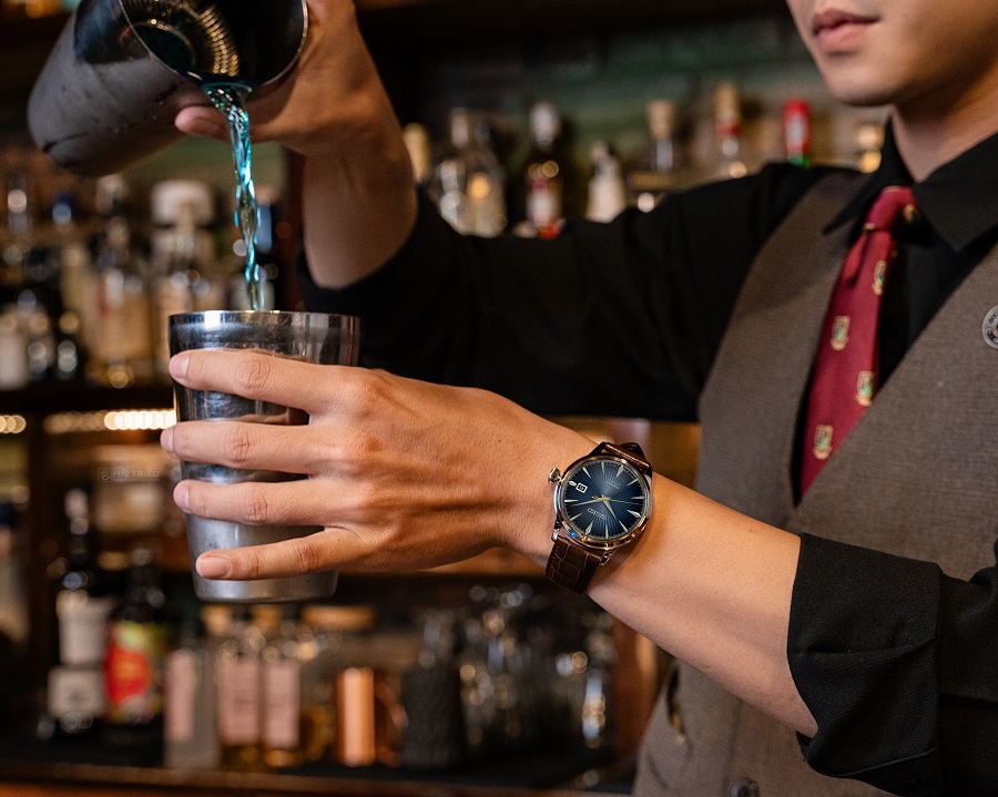 Chuyên gia giải đáp: Tay nhỏ đeo đồng hồ mặt vuông hay tròn?