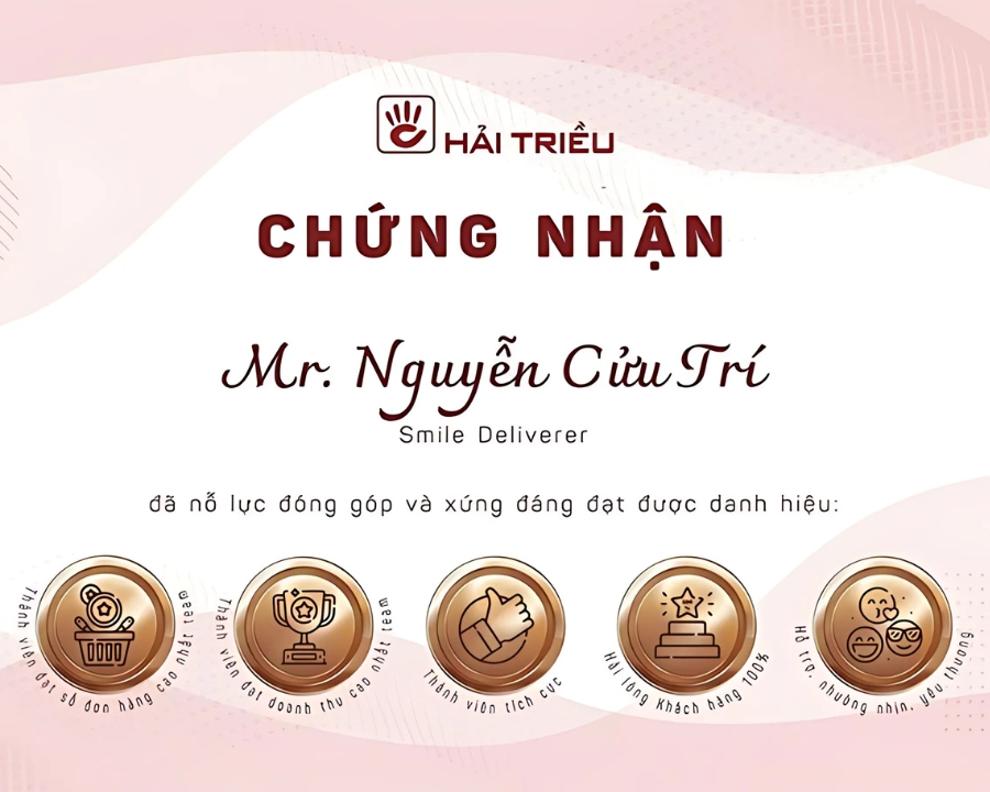 Trang Sức Hải Triều sẽ cấp giấy chứng nhận cho nhân viên để ghi nhận nỗ lực và đóng góp xuất sắc