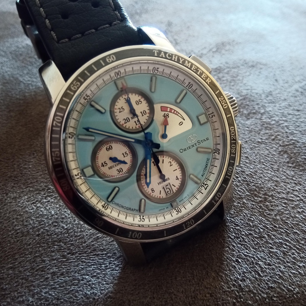 Orient Clubman Chronograph được phát triển dựa trên dòng máy 6S của Seiko - ảnh 1