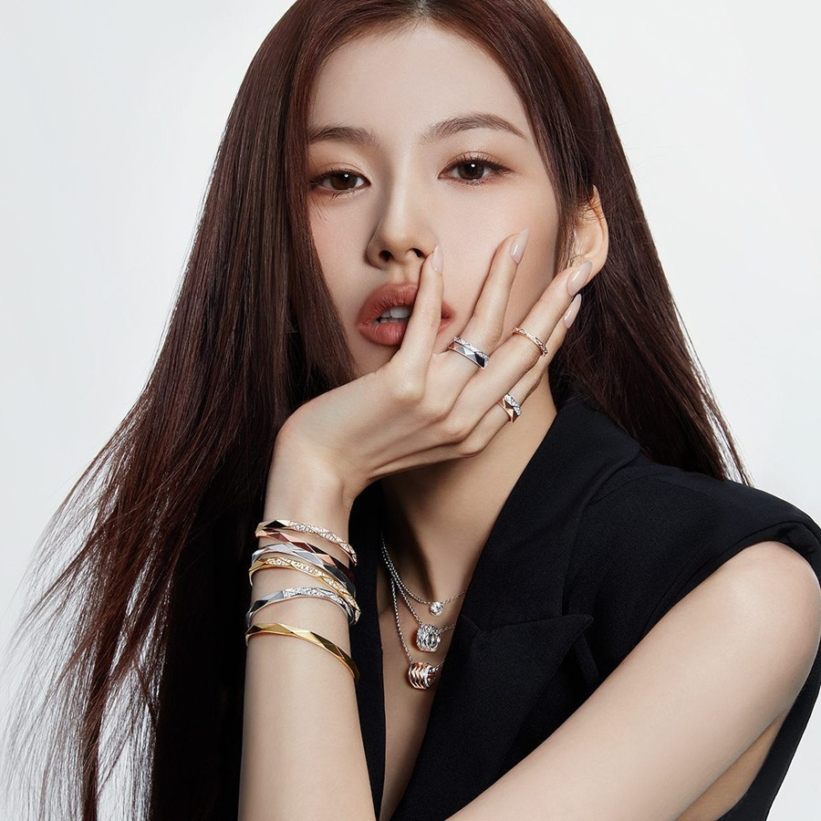 Các lớp mạ như vàng, đồng hoặc rose gold rất phù hợp với nữ thuộc nhóm tone da Autumn