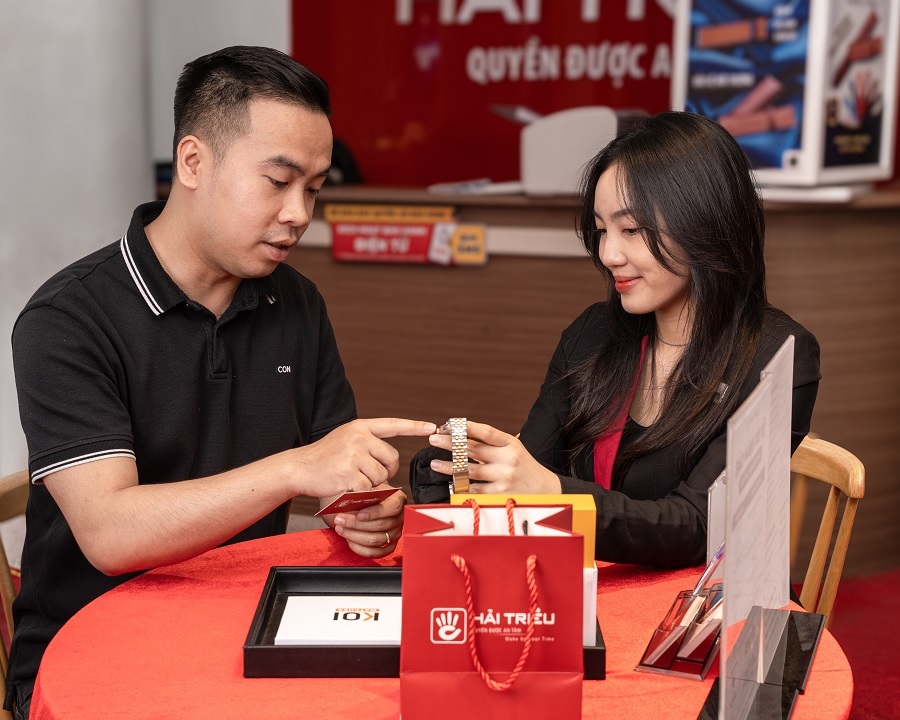 Nhân viên tư vấn tại Đồng Hồ Hải Triều - ảnh 7