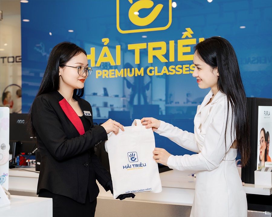 Không chỉ đồng hồ, mảng mắt kính cũng được Hải Triều chú trọng trong việc chọn lọc các thương hiệu - ảnh 6