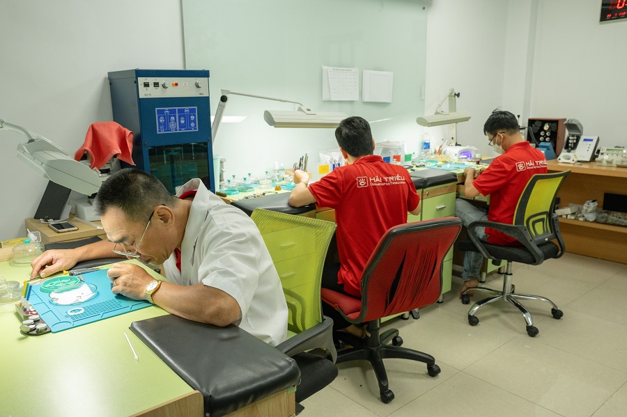 Trung tâm sửa chữa đồng hồ theo tiêu chuẩn Thụy Sỹ