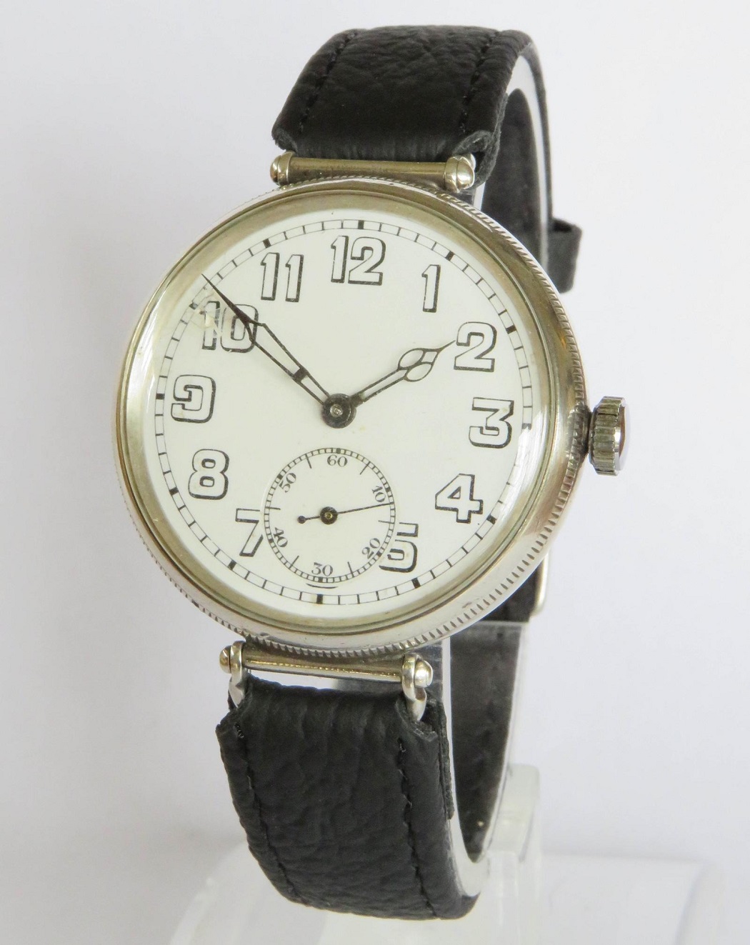 chiếc đồng hồ mặt tròn của longines ra mắt năm 1916