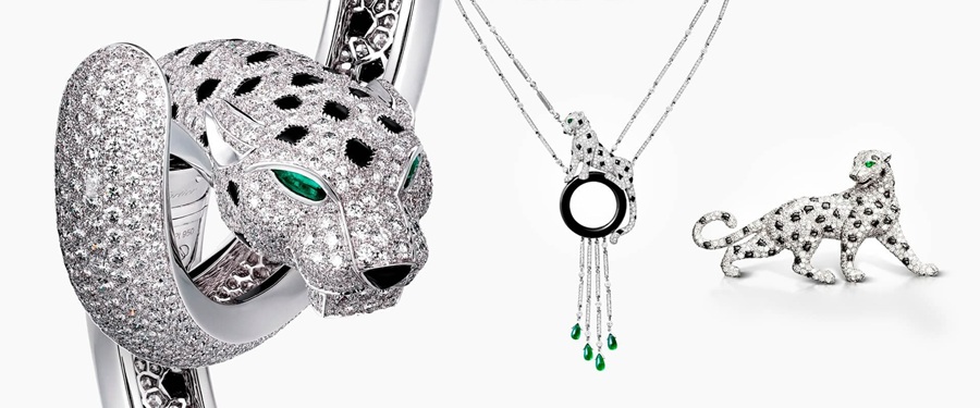 Biểu tượng báo đốm Cartier xuất hiện trong các thiết kế nhẫn, dây chuyền, đồ trang trí