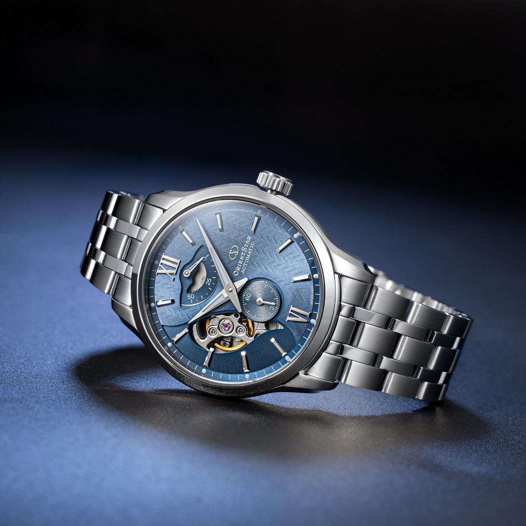 Orient Star Layered Skeleton nổi bật với sự kết hợp giữa họa tiết xương cá và paisley - ảnh 1 