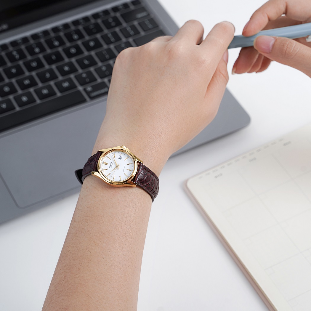 Casio LTP-1183Q-7ADF thanh thoát trên cổ tay các nàng