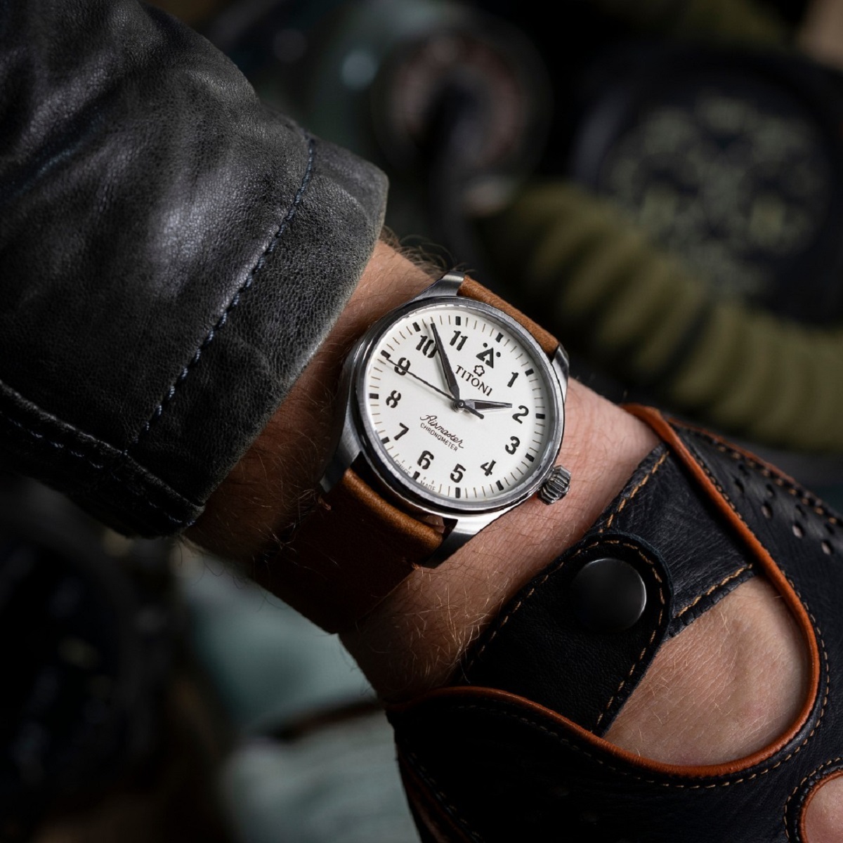 Thiết kế đồng hồ Airmaster