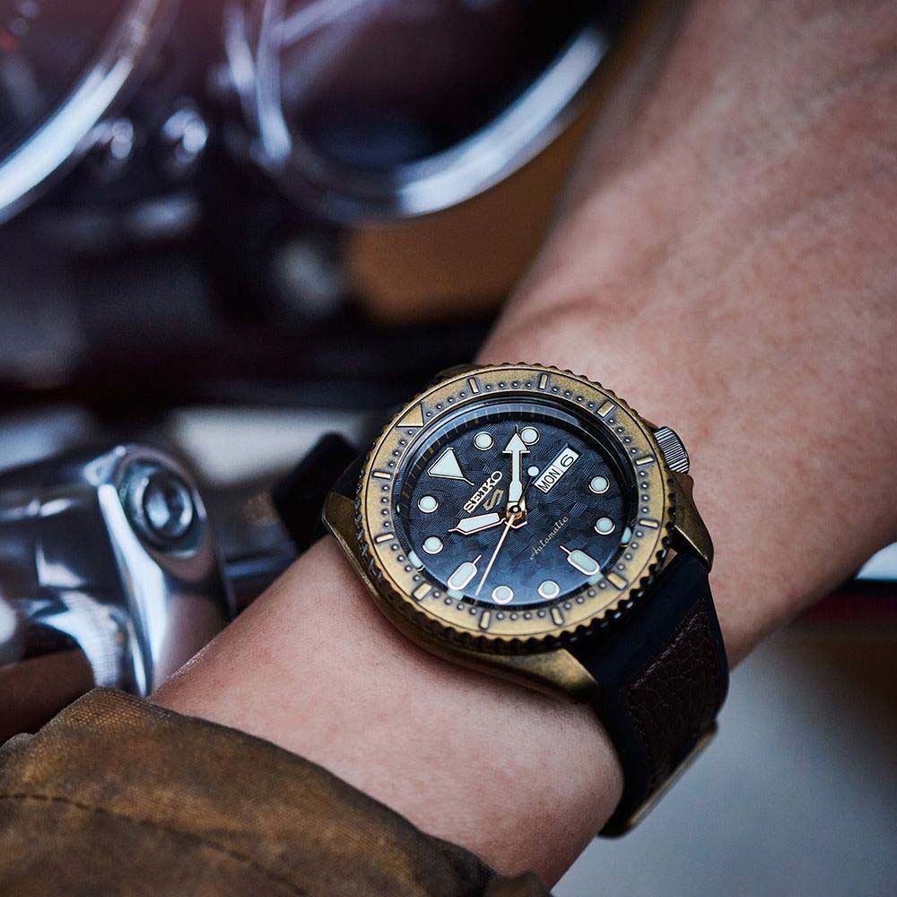 Seiko 5 dây da SRPE80K1