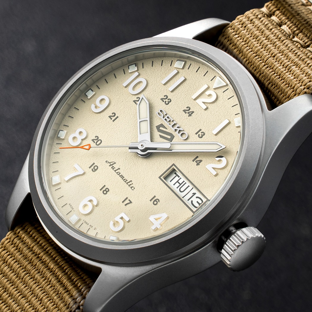 Cận cảnh mặt số Seiko 5 quân đội 37mm SRPJ83K1