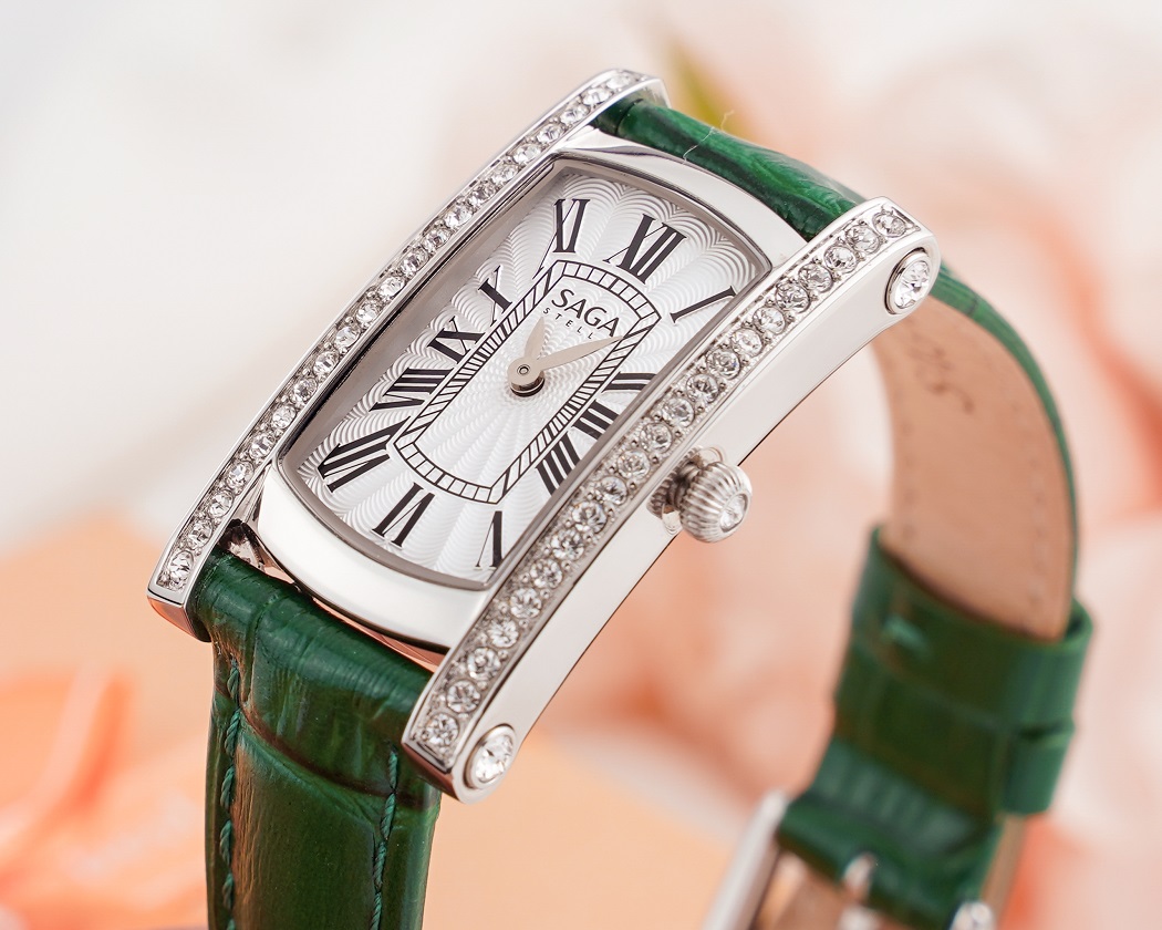 Saga Stella 71836-SVSVGR-2 có mặt số đính 42 viên pha lê Swarovski