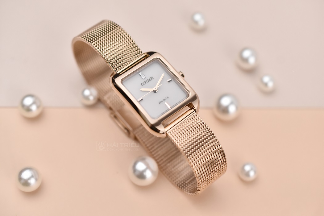đồng hồ nữ mặt chữ nhật dây kim loại Citizen Eco-Drive EM0493-85P