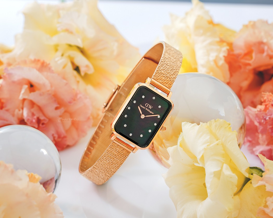 DW00100579, DW00100578 (1) đồng hồ nữ mặt vuông đính đá siêu mỏng Daniel Wellington Quadro MOP DW00100579