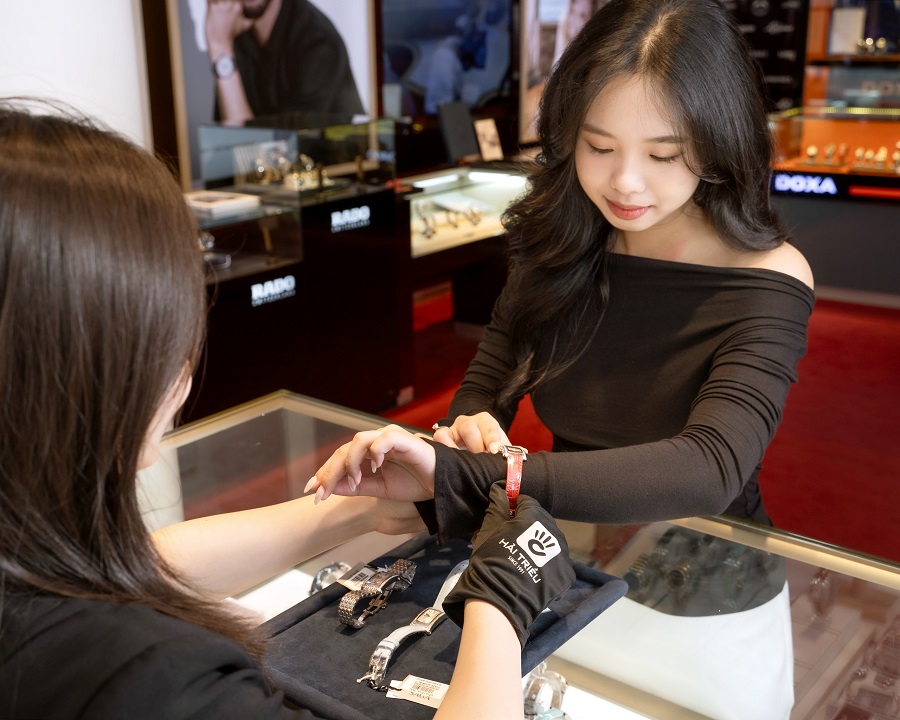 Trải nghiệm đeo thực tế tại Đồng Hồ Hải Triều