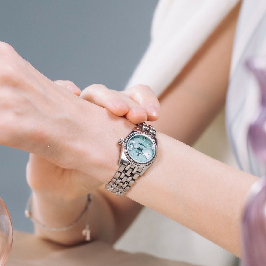 Thiết kế sang trọng của đồng hồ Titoni nữ