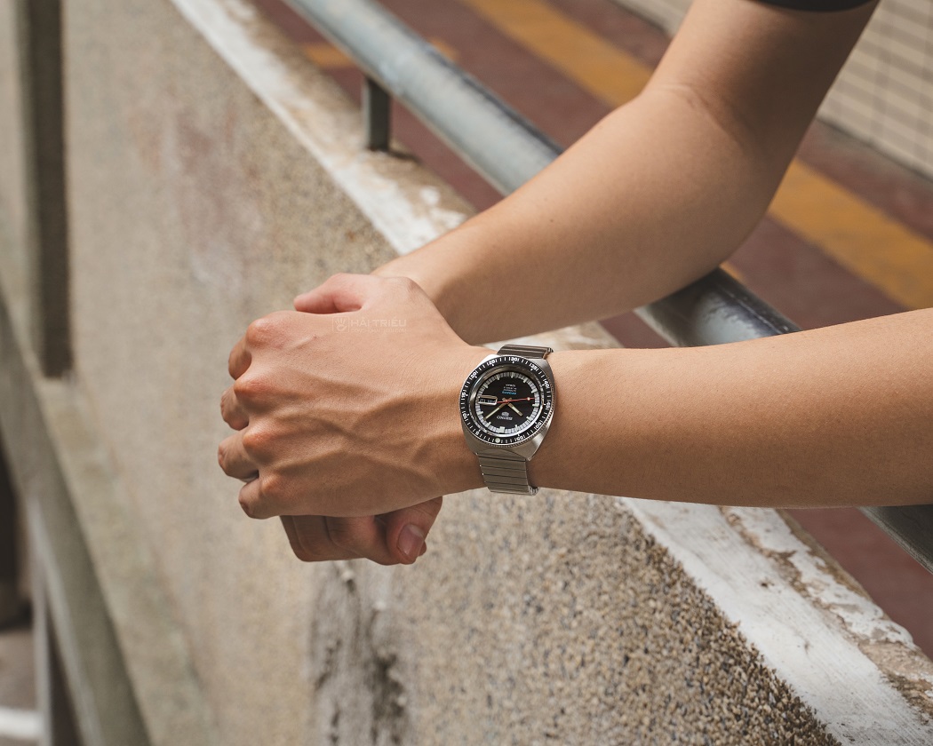 Đồng hồ Seiko dây kim loại dáng Twist O-Flex SRPK17K1