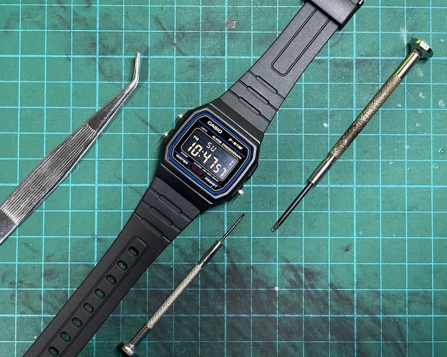 Cách chỉnh dây đồng hồ Casio dễ thực hiện