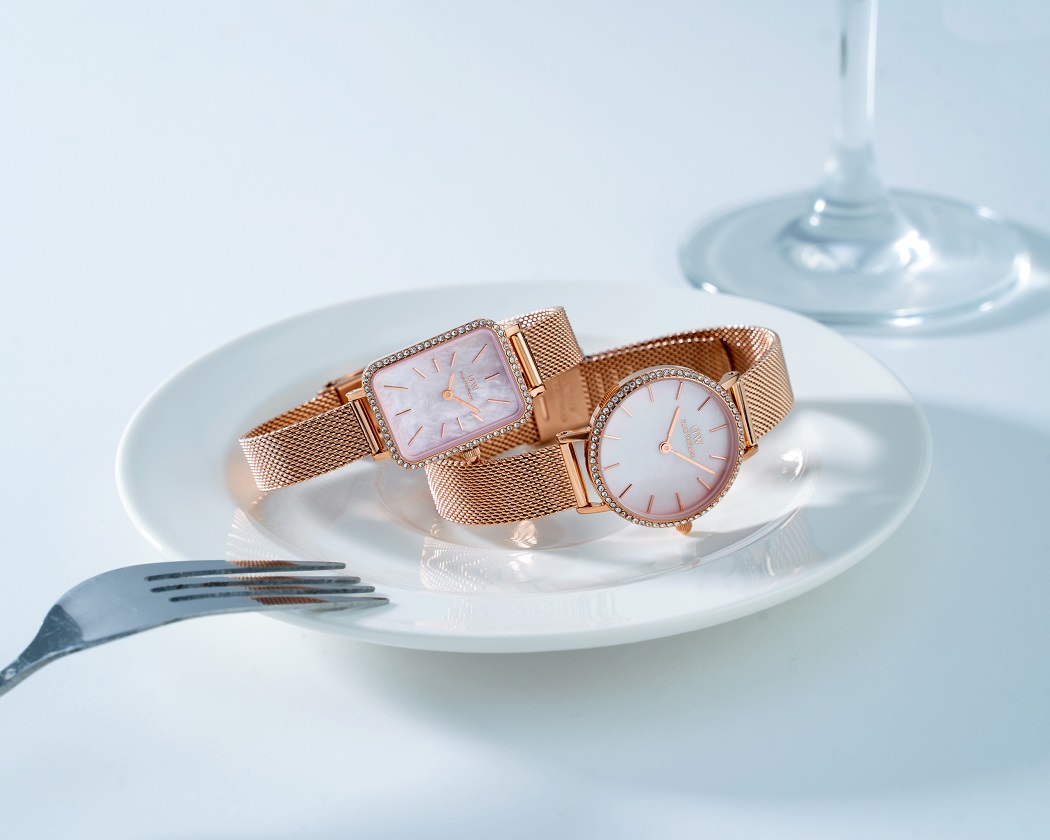đồng hồ quartz nữ dây lưới Daniel Wellington Quadro DW00100669