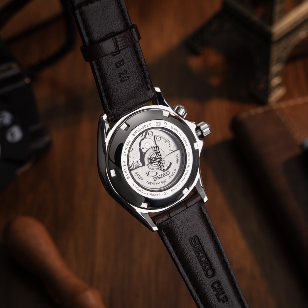 Mặt sau lộ cơ của đồng hồ Seiko Automatic dây da SPB121J1 phiên bản đặc biệt