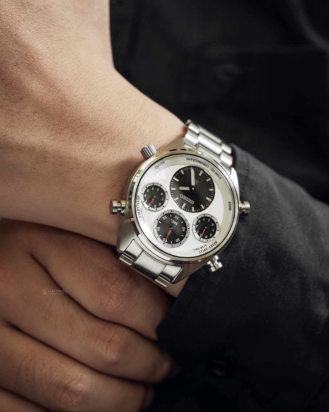 Đồng hồ Seiko 100m Prospex Speedtimer SFJ009 được đeo trên tay