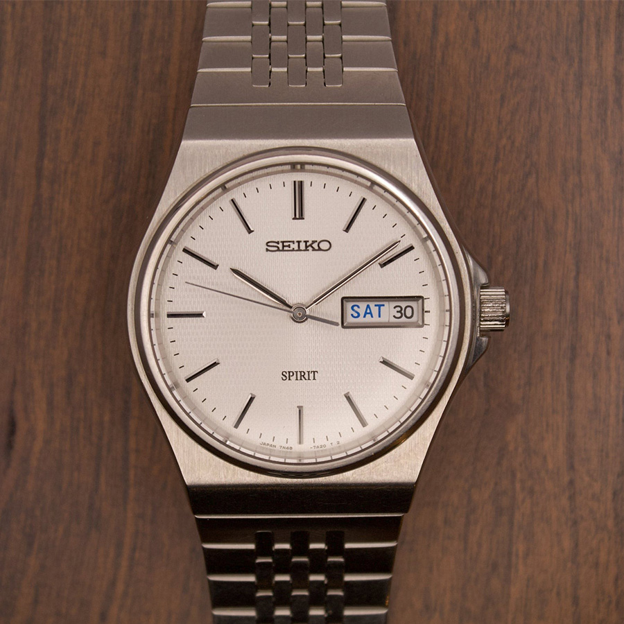 Seiko Spirit kế thừa thiết kế của Silver Wave
