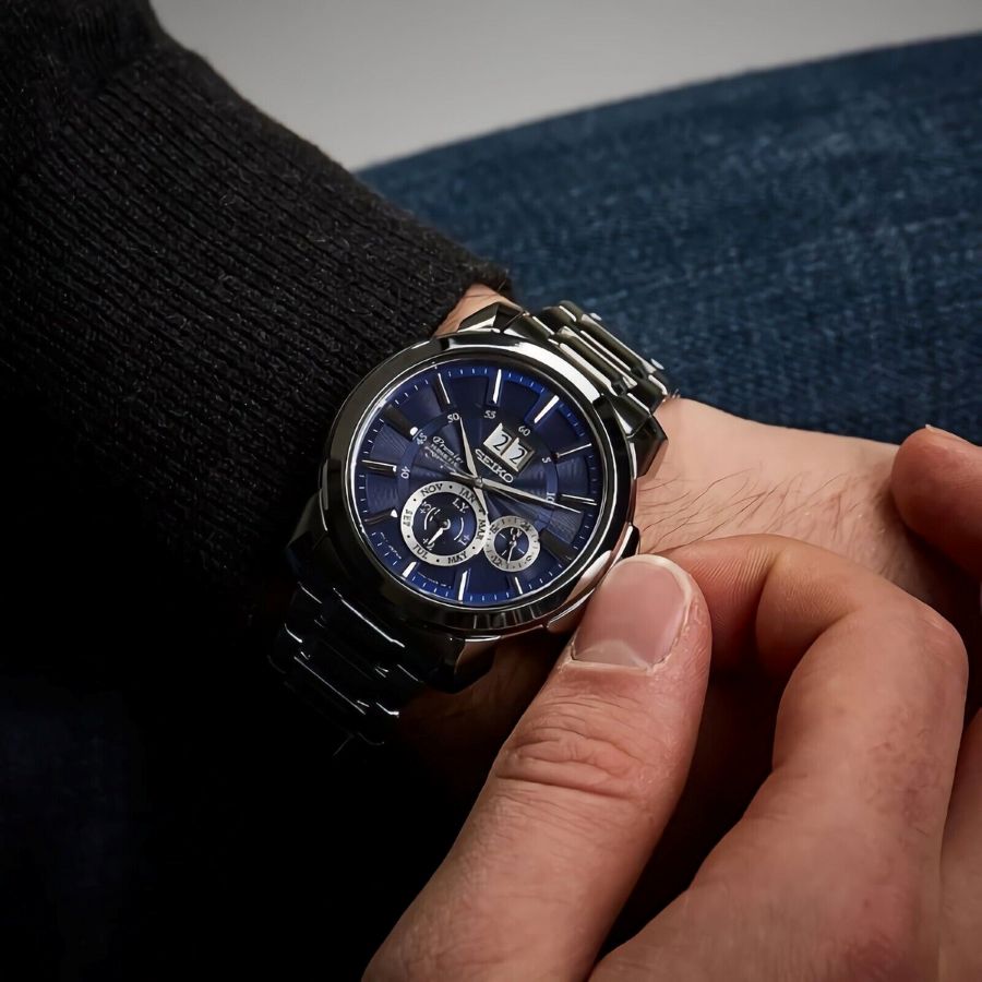 Đồng hồ Seiko Kinetic Perpetual Premier SNP161 với tính năng tự động chỉnh lịch đến năm 2100